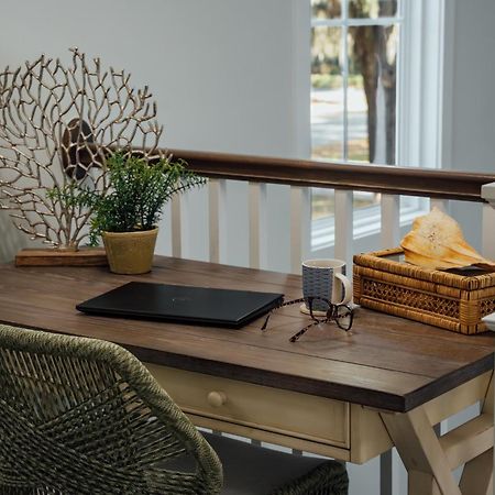 Luxury Beach House W/ Backyard Oasis. Heated Pool. 힐튼 헤드 아일랜드 외부 사진